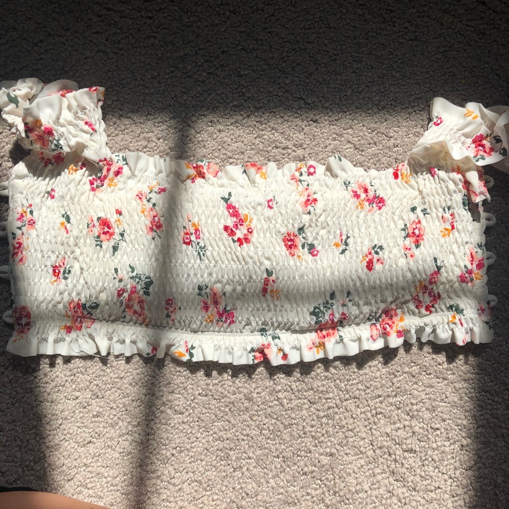 cutest strapless lettuce pattern bikini top